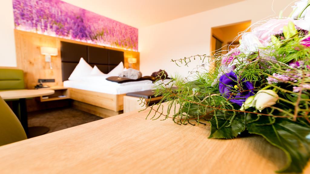 Thermalhotel Gass บาดฟึสซิง ภายนอก รูปภาพ