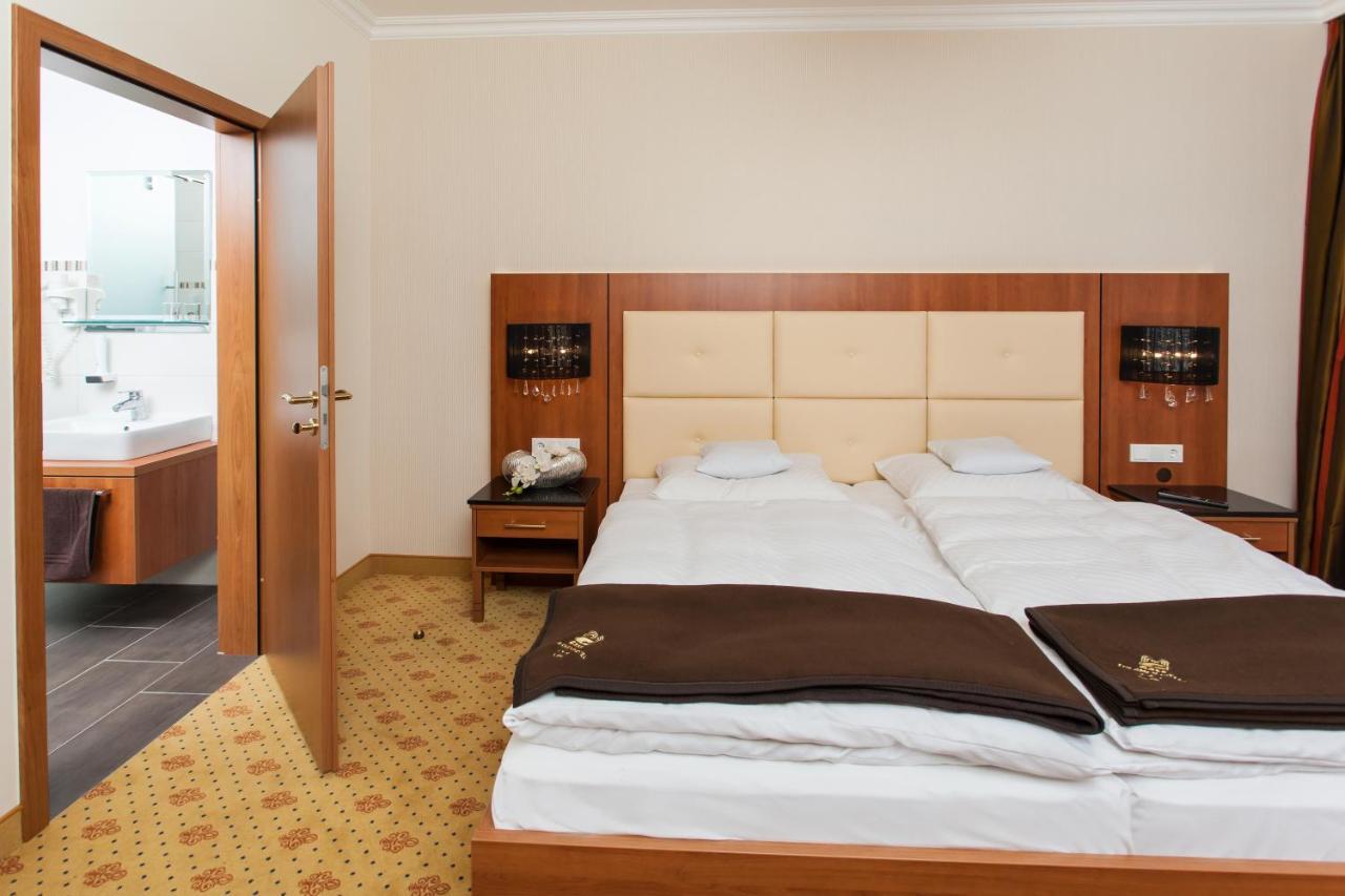 Thermalhotel Gass บาดฟึสซิง ภายนอก รูปภาพ