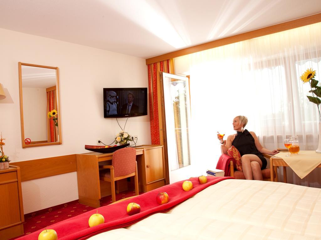 Thermalhotel Gass บาดฟึสซิง ภายนอก รูปภาพ